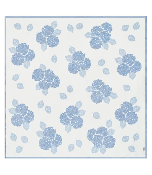 Hydrangeas Bluebell Blanket: Family-Size