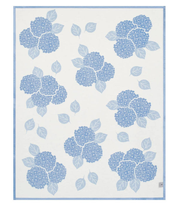 Hydrangeas Bluebell Blanket: Family-Size