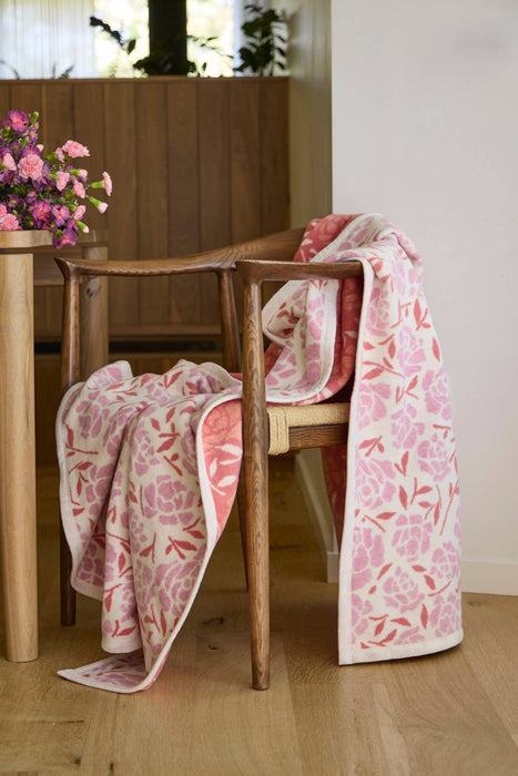 Peony Petals Blanket: Original