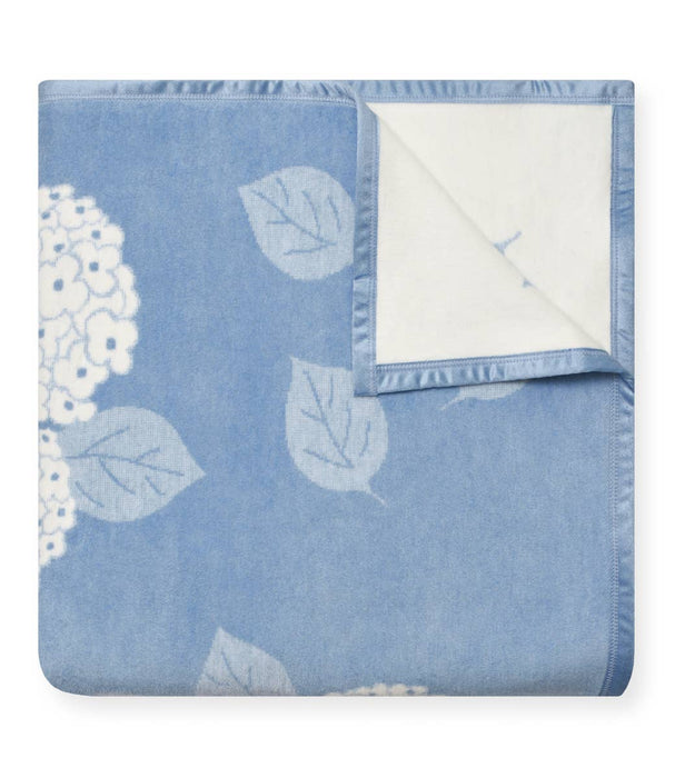 Hydrangeas Bluebell Blanket: Family-Size
