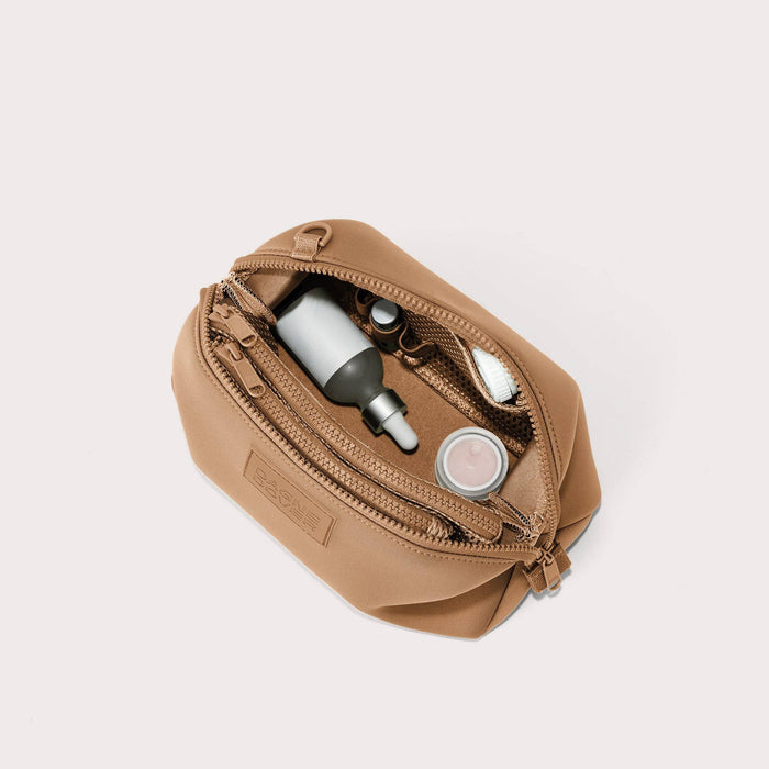 Hunter Toiletry Bag in Camel, Large
