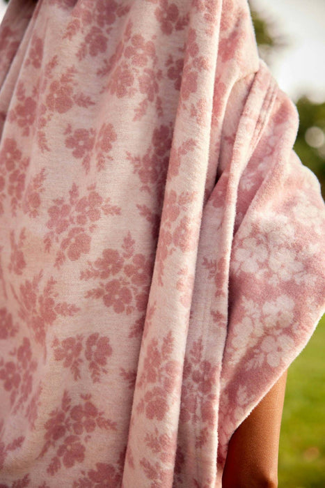 The Lightweight Blanket: Ditsy Floral