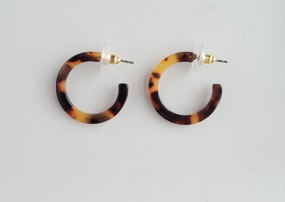 Tortoise Cam Mini Hoop Earrings