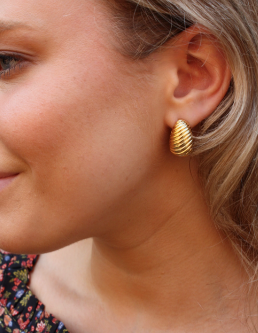 Ribbed Teardrop Earrings