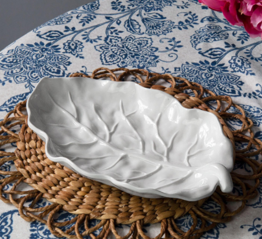 2471 MEL VIDA Med Lettuce Leaf Platter