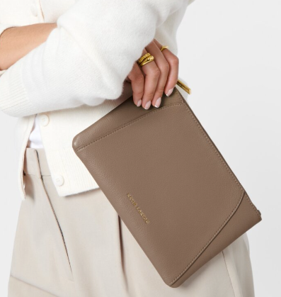 Hana Pouch | Mocha
