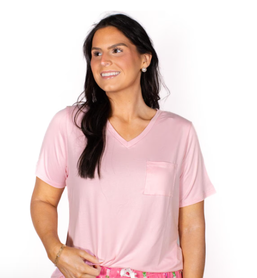 Highlands V-Neck Pocket Tee | Lt Pink