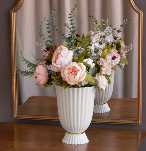 8734 Cream ENCANTO Vienna Med Vase