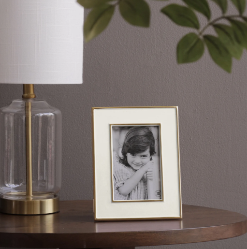 8523 Cream Encanto Jason 4x6 Frame