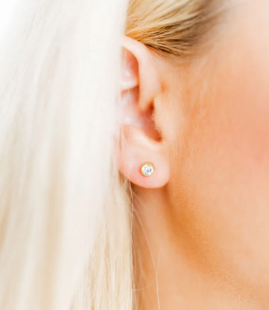 Juliet Clear Stud Earrings