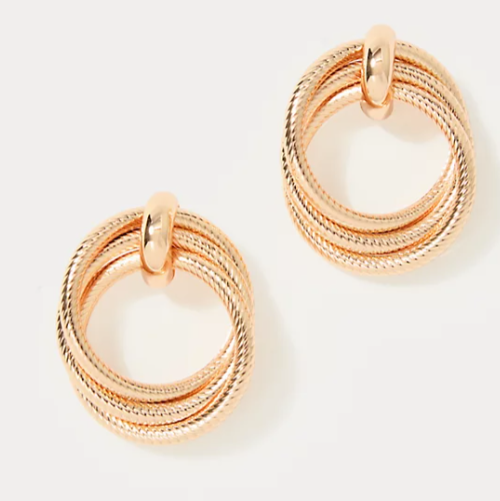Chevs Kiss Doorknocker Earrings |  Gold Metallic