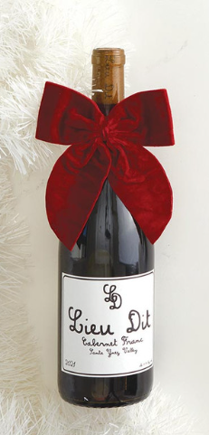 Red Velvet Wine Bottle Bow