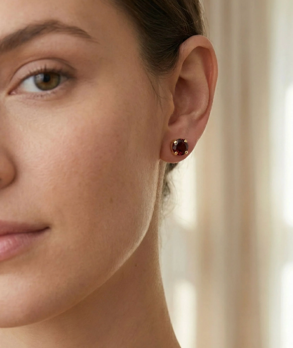 Simple Studs | Burgundy