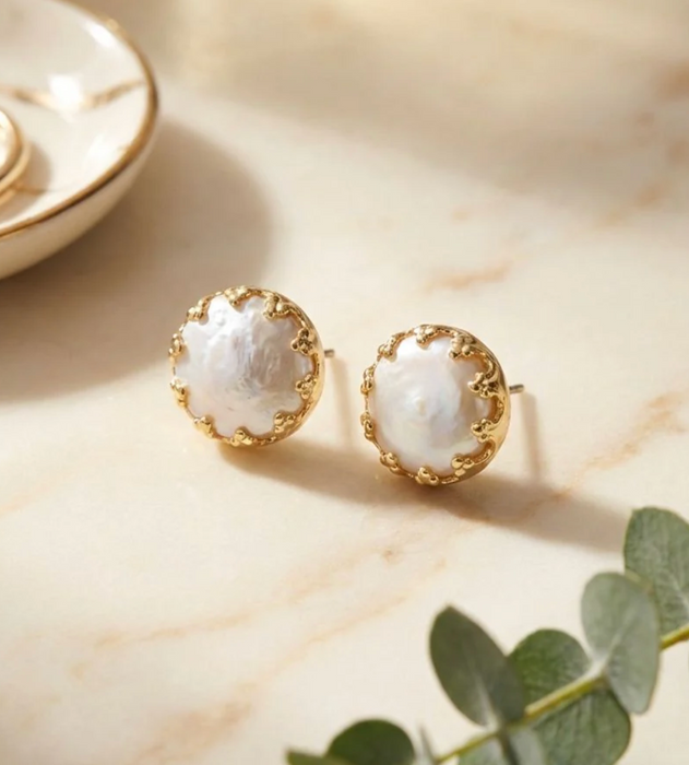 Isabella Studs | Polished Pearl