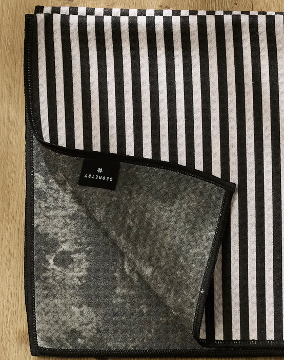Geometry Paw Towel | Good Pup