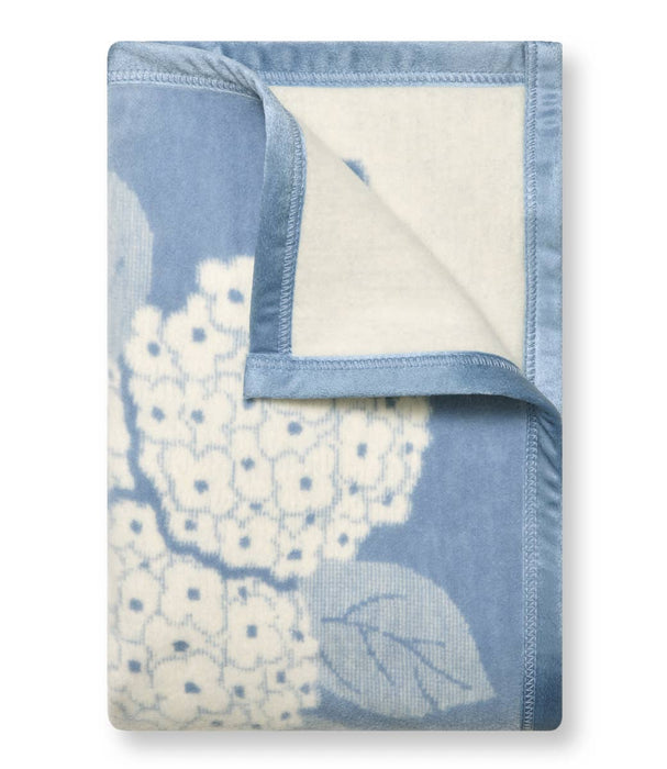 Hydrangeas Bluebell Blanket: Family-Size