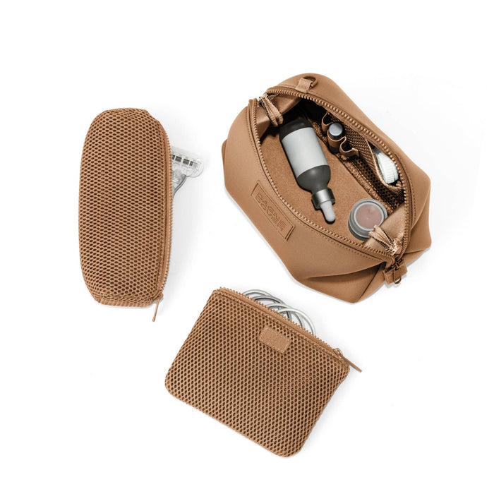 Hunter Toiletry Bag in Camel, Large