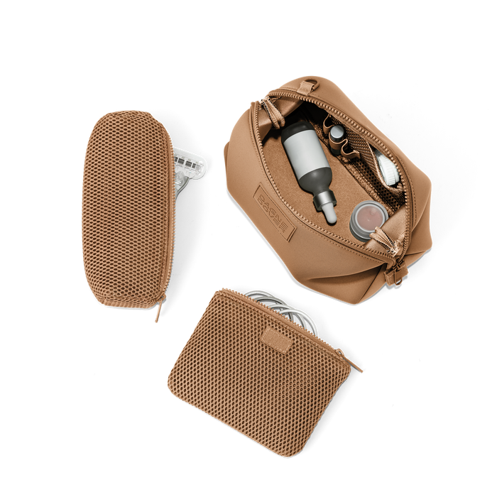 Hunter Toiletry Bag in Camel, Large