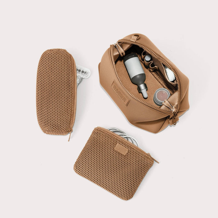 Hunter Toiletry Bag in Camel, Large