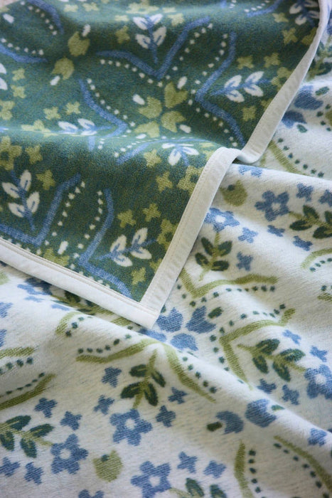 Farmhouse Flowers Blanket: Original